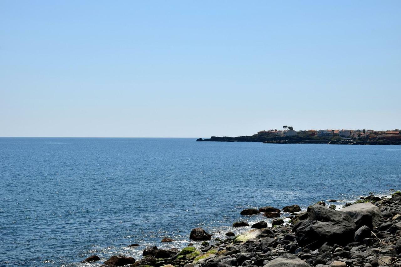 Riviera Degli Eucalipti - Cottage In Riva Al Mare Acireale Extérieur photo